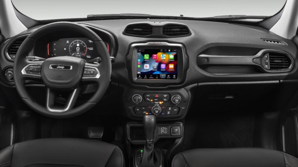 renovado interior do novo Jeep Renegade