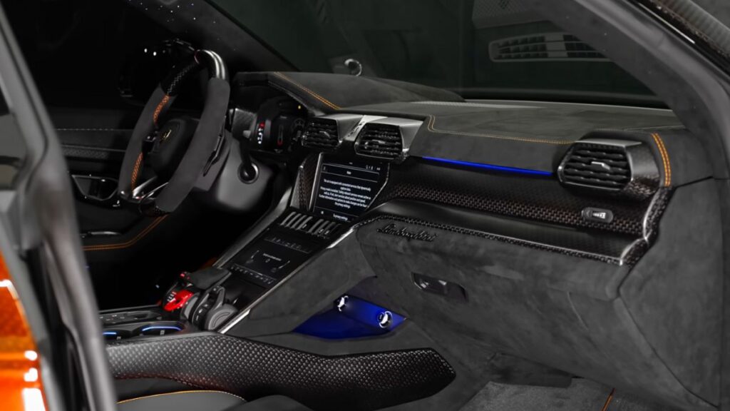 lamborghini urus interior