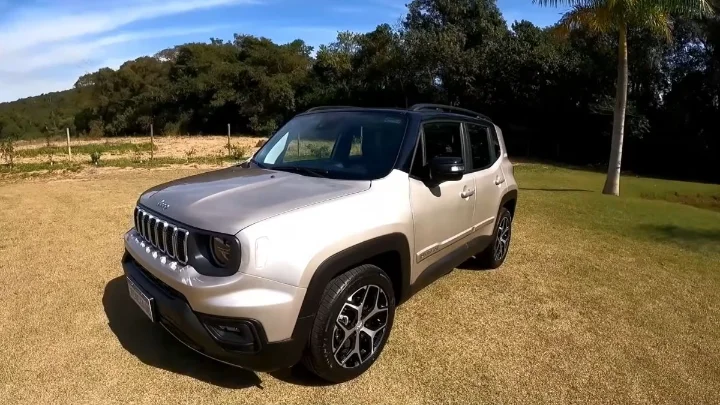 SUV Jeep Renegade, um dos carros usados que menos desvalorizam no Brasil