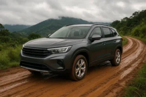 Tração 4x4 para estrada de terra em SUV subindo trecho rural molhado